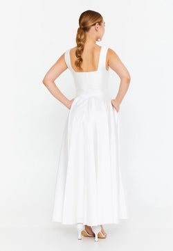 weißes standesamtskleid mit Glockenrock und Taschen