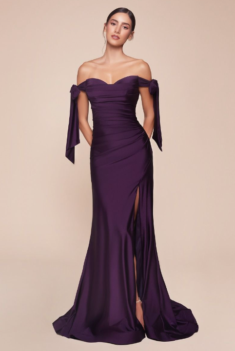Figurbetontes Abendkleid aus Satin " Mimiko - Eggplant "