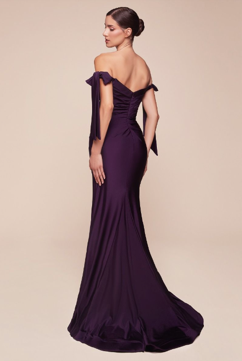 Figurbetontes Abendkleid aus Satin " Mimiko - Eggplant "