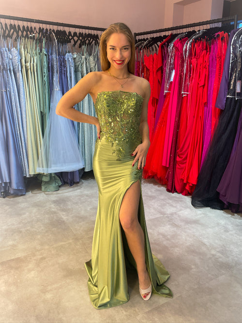 Hellgrünes Abiballkleid aus Satin mit Beinschlitz und Corsage