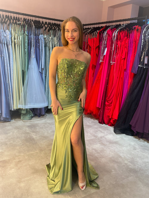 Hellgrünes Abiballkleid aus Satin mit Beinschlitz und Corsage