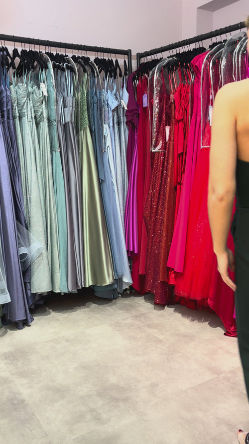 enganliegendes Abiballkleid mit Corsage, Rückenschnürung und einem Beinschlitz in Dunkelgrün