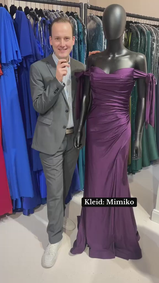 Figurbetontes Abendkleid aus Satin " Mimiko - Eggplant "