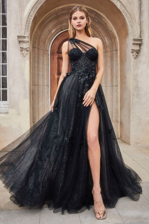 Dramatisches Tüllkleid in Schwarz für Abiball mit hohem Beinschlitz und in A-Linie. One Shoulder Kleid