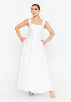 weißes standesamtskleid mit Glockenrock und Taschen