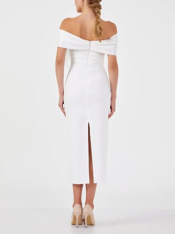 weißes wadenlanges Standesamtkleid mit raffiniertem Carmenausschnitt