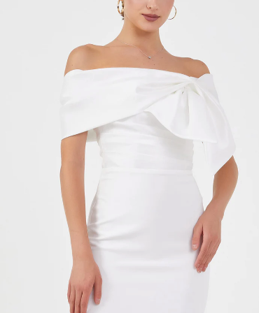 weißes wadenlanges Standesamtkleid mit raffiniertem Carmenausschnitt